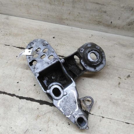 kronstein-krepleniia-dvigatelia-levyi-audi-a4-b5-audi-a6-c5-volkswagen-passat-b5-volkswagen-passat-b5-gp-art-109384-big-0