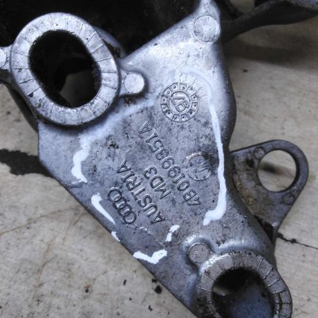 kronstein-krepleniia-dvigatelia-levyi-audi-a4-b5-audi-a6-c5-volkswagen-passat-b5-volkswagen-passat-b5-gp-art-109384-big-3
