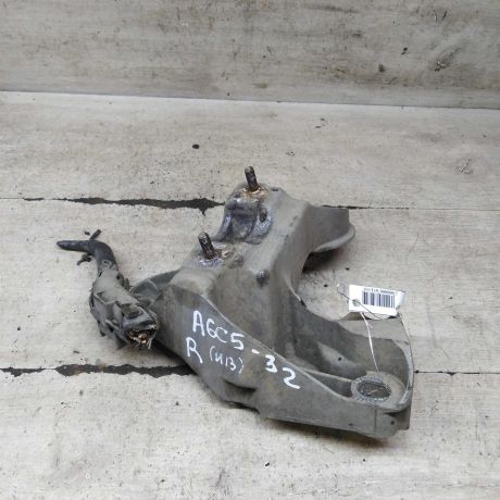 kronstein-pravyi-kreplenie-dvigatelia-24-alf-28-audi-a6-c5-art-109837-big-0