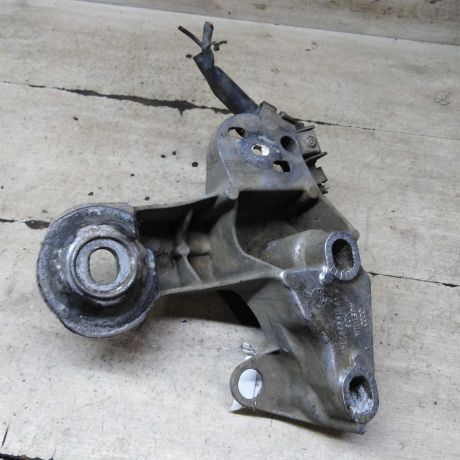 kronstein-pravyi-kreplenie-dvigatelia-24-alf-28-audi-a6-c5-art-109837-big-1