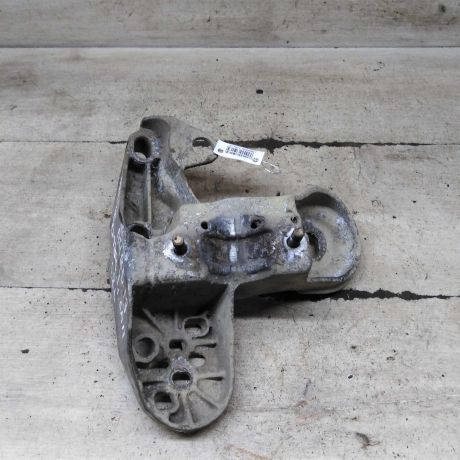 kronstein-krepleniia-dvigatelia-levyi-audi-a4-b5-art-111244-big-0