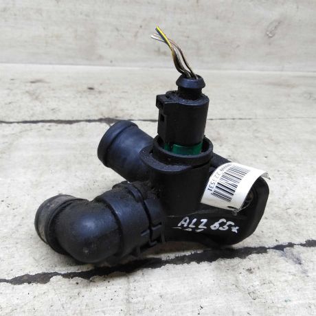 flanec-sistema-oxlazdeniia-dvigatelia-volkswagen-passat-b5-gp-audi-a4-b6-audi-a4-b7-art-104764-big-5