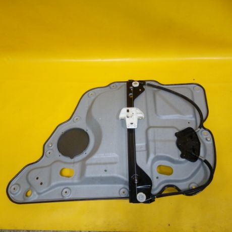 zadnii-levyi-steklopodieemnik-mexaniceskii-volkswagen-touran-2005-g-art-5297-big-3