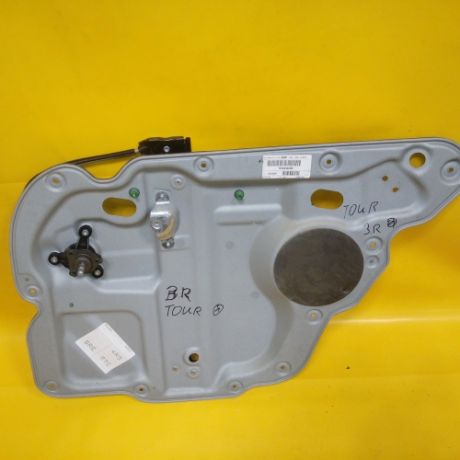 zadnii-pravyi-steklopodieemnik-mexaniceskii-volkswagen-touran-2005-g-art-5298-big-0