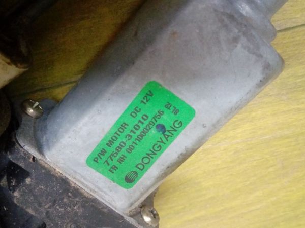 steklopodieemnik-elektriceskii-nissan-almera-classic-2006g-art-12008-big-3
