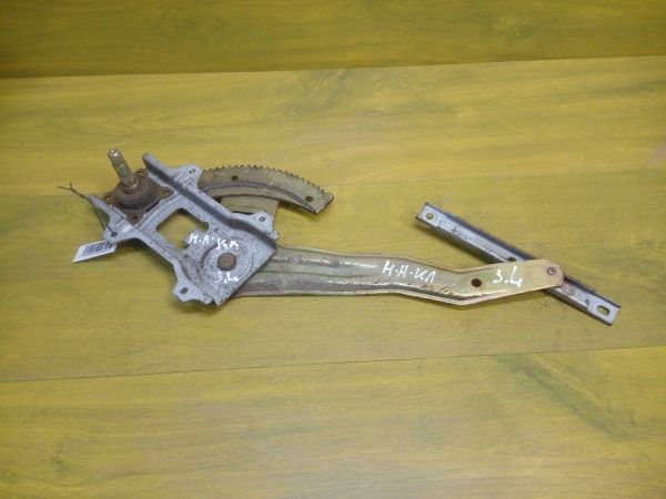 zadnii-levyi-mexaniceskii-steklopodieemnik-nissan-almera-classic-2006g-art-12016-big-0