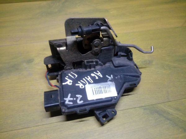 zamok-dveri-audi-perednii-pravyi-a6s5-olroud-2002-art-12488-big-1