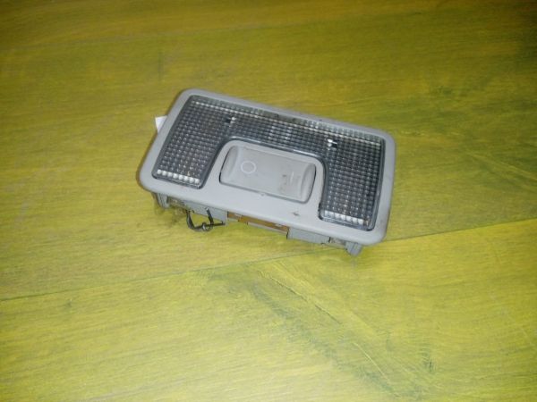 plafon-salonnyi-audi-fonar-salona-osveshheniia-a6s5-olroud-02g-art-12495-big-0