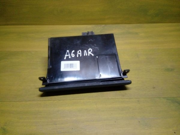 pepelnica-peredniaia-audi-prikurivatel-a6s5-olroud-02g-art-12496-big-0