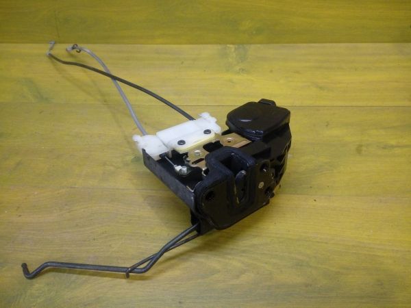 zamok-dveri-hyunday-perednei-levoi-elantra-3-art-12571-big-1