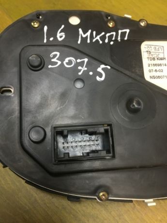 panel-priborov-peugeot-shhitok-307-dorestailing-2003-god-informacionnaia-16-art-12586-big-1