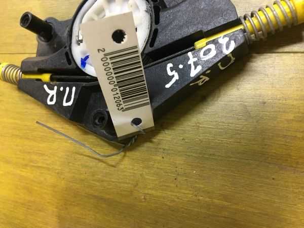 steklopodieemnik-elektriceskii-peugeot-steklopodieemnik-perednii-pravyi-307-art-12594-big-1