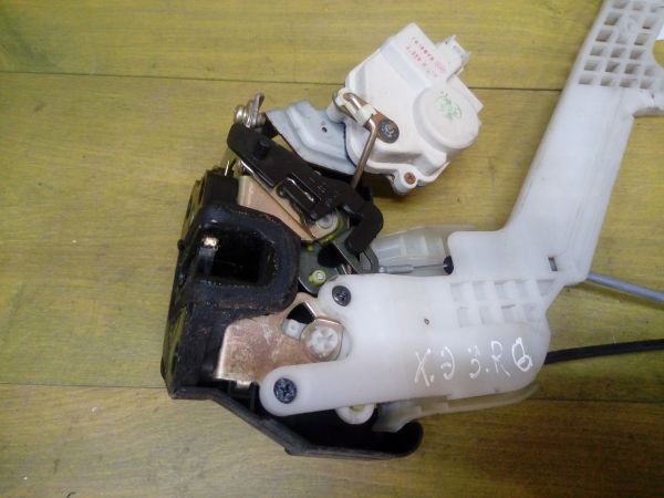 zamok-dveri-hyunday-zadnii-pravyi-elantra-2002-god-vypuska-sedan-art-12666-big-1