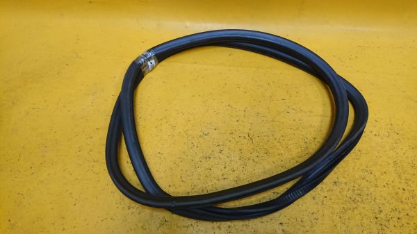 uplotnitel-dveri-audi-a6-c6-art-12804-big-1