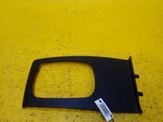 nakladka-dekorativnaia-audi-kulisy-perekliuceniia-peredac-a6s5-2002g-art-12831