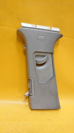 levaia-vnutrenniaia-nakladka-srednei-stoiki-salona-verxniaia-obsivka-stoiki-audi-a6-s6-art-12892-big-0