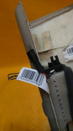 levaia-vnutrenniaia-nakladka-srednei-stoiki-salona-verxniaia-obsivka-stoiki-audi-a6-s6-art-12892-big-2