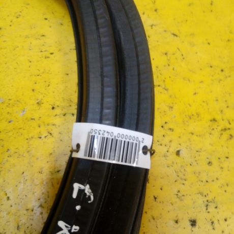 uplotnitel-dveri-seat-cordoba-art-13043-big-1