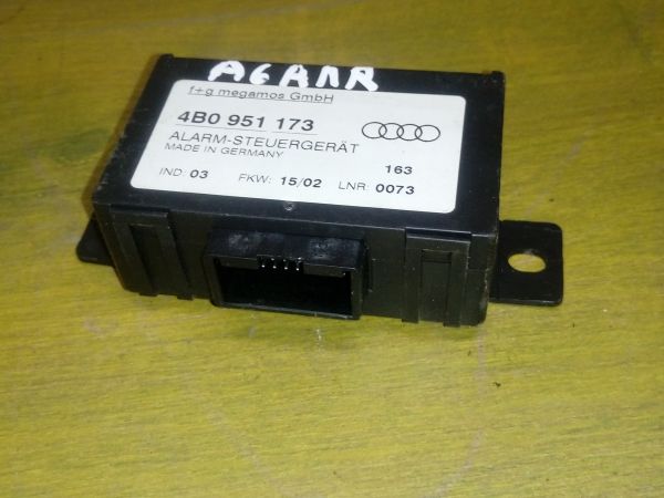 datcik-kontrolia-dvizeniia-v-salone-audi-a6-c5-art-12504-big-1