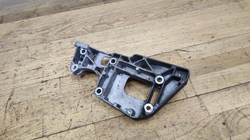 kronstein-generatora-kondicionera-volkswagen-passat-b6-art-20766-big-1