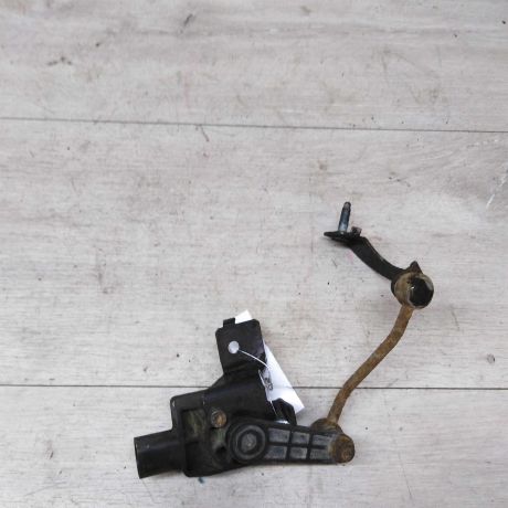 datcik-doroznogo-prosveta-perednii-levyi-volkswagen-passat-b6-art-21008-big-2