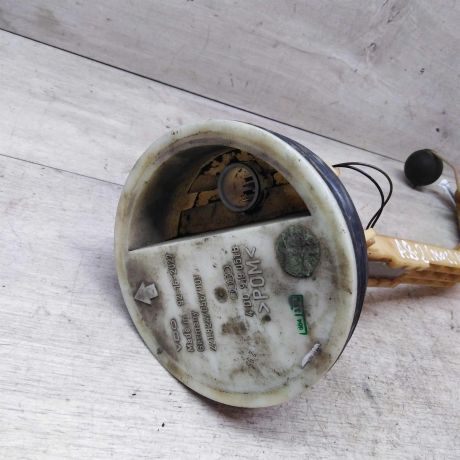 zabornik-s-datcikom-urovnia-topliva-audi-a8-d2-art-24409-big-1