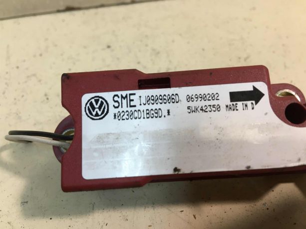 datcik-airbag-podusek-bezopasnosti-volkswagen-bora-art-28352-big-2