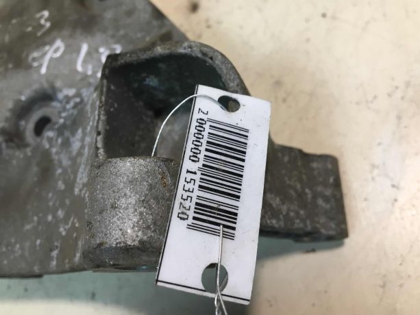 kronstein-krepleniia-generatora-volkswagen-golf-3-art-28515-big-1