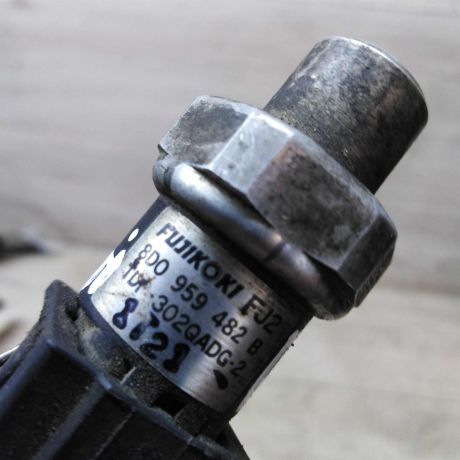 datcik-davleniia-sistemy-kompressora-kondicionera-kondicionirovaniia-audi-a6-c5-art-32791-big-2