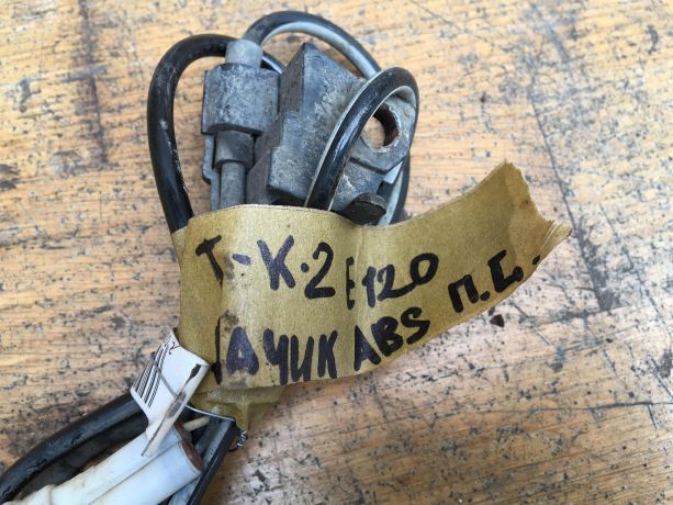 datcik-abs-perednii-levyi-toyota-corolla-ix-e120-e130-rest-xetcbek-art-37435-big-2