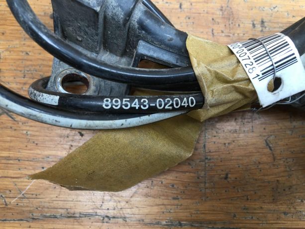 datcik-abs-perednii-levyi-toyota-corolla-ix-e120-e130-rest-xetcbek-art-37435-big-3