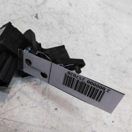 datcik-prodolnogo-uskoreniia-volkswagen-passat-b7-art-40847-big-1