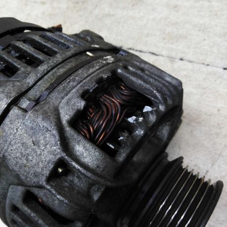 generator-90-amper-16i-aus-volkswagen-golf-4-bora-skoda-octavia-tour-audi-a3-defekt-korpus-art-62405-big-1