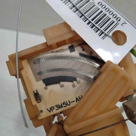 datcik-urovnia-topliva-ford-focus-2-art-86322-big-1