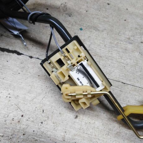 datcik-urovnia-topliva-hyundai-santa-fe-i-art-94109-big-3