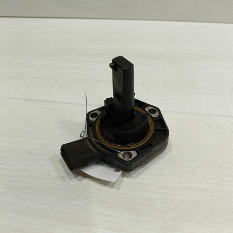 datcik-urovnia-masla-volkswagen-golf-4-volkswagen-passat-b5-audi-a4-b5-audi-a6-c5-volkswagen-bora-art-96471-big-1