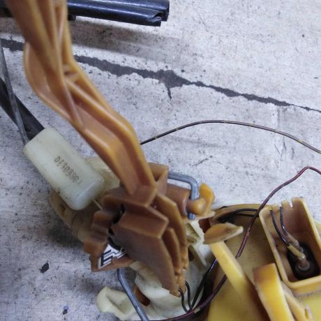 datcik-urovnia-topliva-bmw-e39-art-105922-big-7