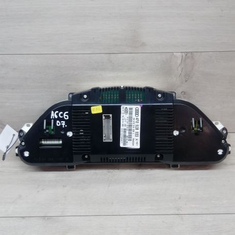 panel-priborov-shhitok-audi-a6-c6-art-11583-big-1