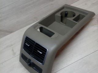 konsol-centralnaia-zadniaia-audi-a6-c6-art-13194