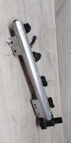 forsunocnaia-rampa-s-forsunkami-volvo-s40-art-14142-big-1