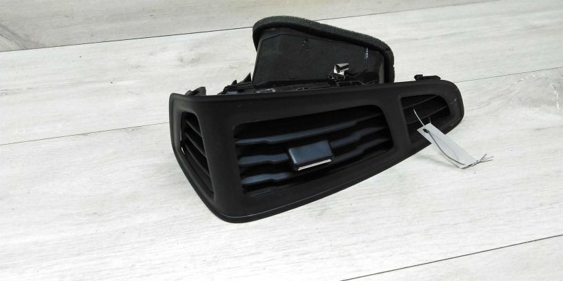 deflektor-vozdusnyi-pravyi-ford-focus-iii-art-15061-big-0