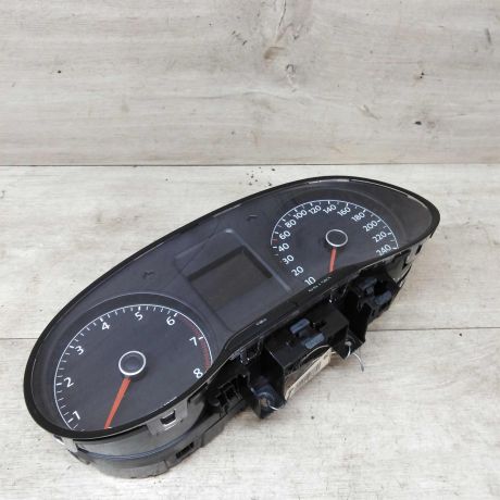 shhitok-priborov-panel-volkswagen-polo-sedan-art-16527-big-1