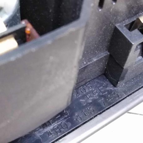 deflektor-obduva-salona-audi-a6-c5-art-16980-big-2