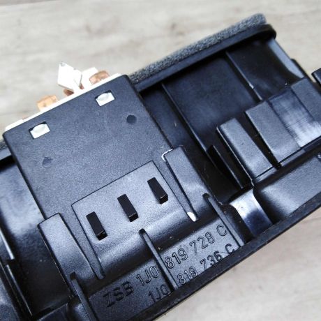 deflektor-centralnyi-obduva-salona-volkswagen-golf-4-art-18125-big-3