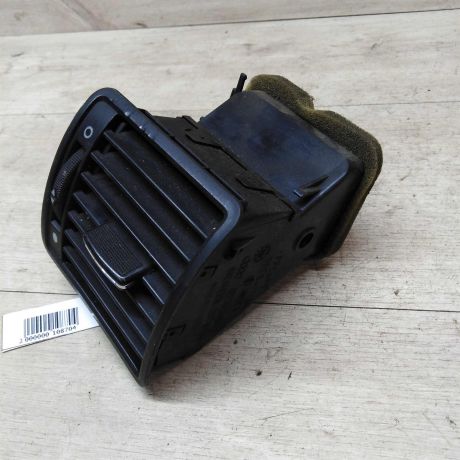 deflektor-obduva-salona-audi-a8-d2-art-18800-big-0