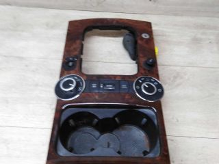 centralnaia-panel-ramka-volkswagen-touareg-podstakannik-art-20007