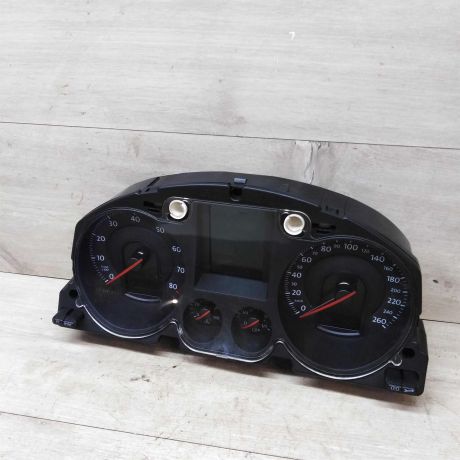 panel-priborov-shhitok-volkswagen-passat-b6-art-20502-big-0
