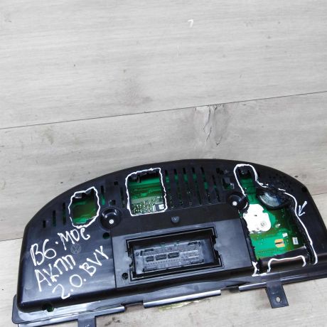 panel-priborov-shhitok-volkswagen-passat-b6-art-20502-big-1