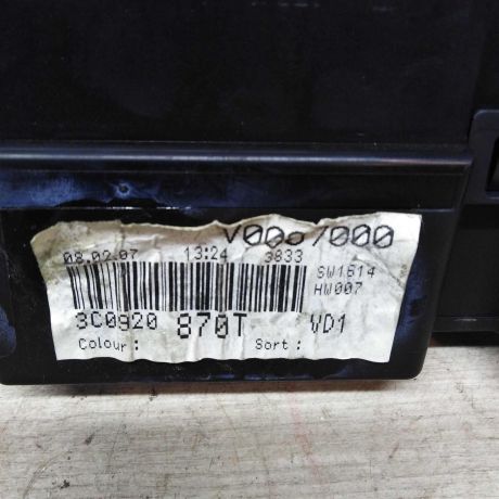 panel-priborov-shhitok-volkswagen-passat-b6-art-20502-big-2