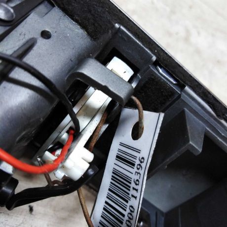 deflektor-obduva-salona-levyi-audi-a6-c6-art-21035-big-2